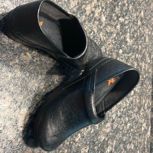 Dansko Clogs Black Filigree Style